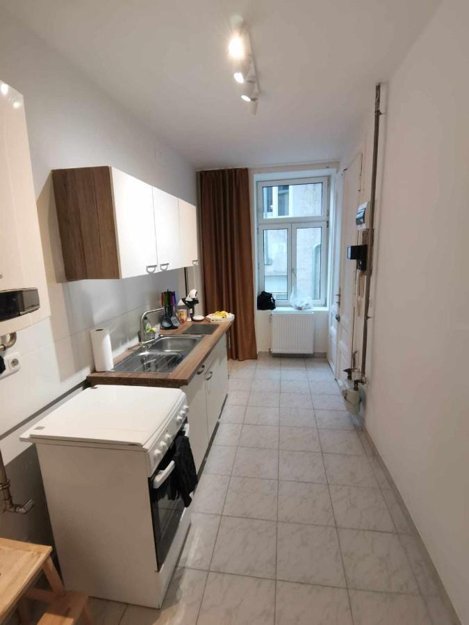 Appartement Metro 1 Min.